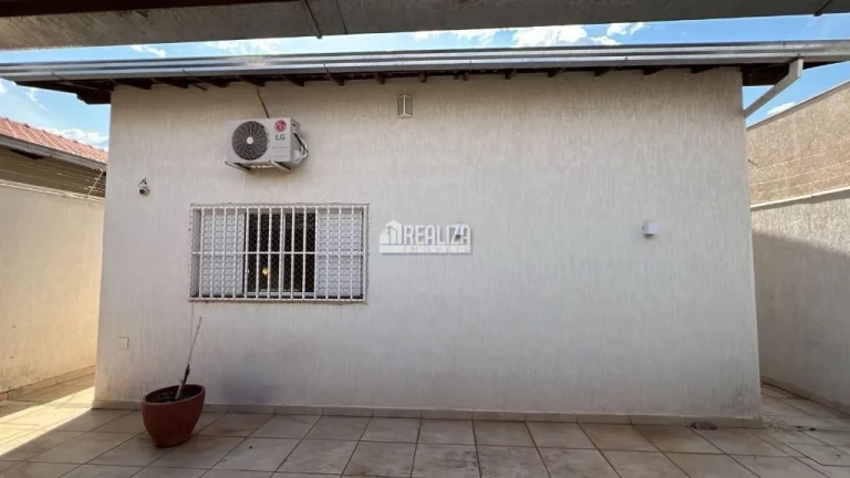 Imagem Casa à Venda no Jardim Nenê Gomes, em Uberaba