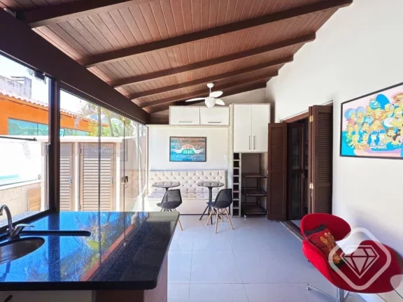 Imagem Casa completa com piscina em rua tranquila em um terreno de 200 m².

Residência no bairro Espírit...