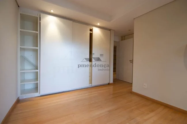 Imagem Apartamento impecável, living para 03 ambientes, terraço, escritório, 04 dormitórios sendo 02 su...