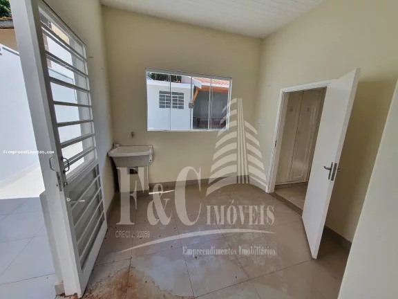 Imagem Casa para Venda em Araras, Centro, 3 dormitórios, 1 suíte, 1 banheiro, 3 vagas