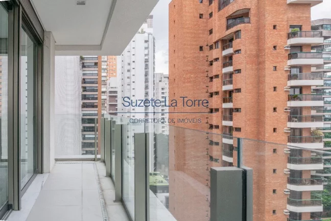 Imagem Arquitetura moderna, projetado por Pablo Slemenson e decoração de Patricia Anastassiadis, o edifí...