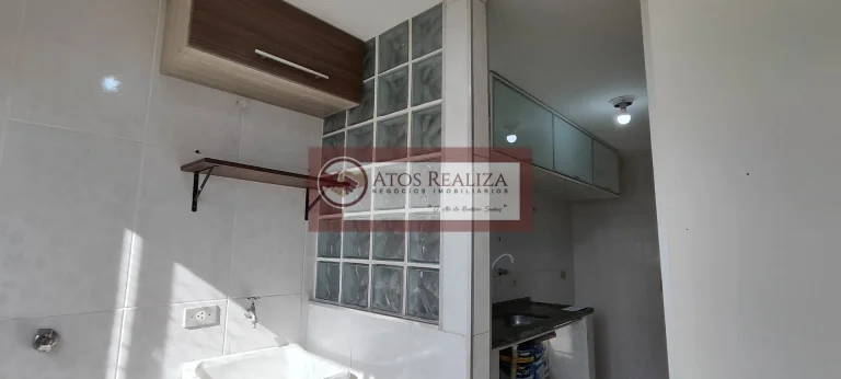Imagem Este apartamento com sacada em Vila da Paz, São Paulo, é uma oportunidade única de morar em um imóvel completo e bem localizado. Com 56m² de área útil, ele conta com 2 dormitórios, 1 banheiro e uma vista livre de tirar o fôlego. Além disso, possui água in