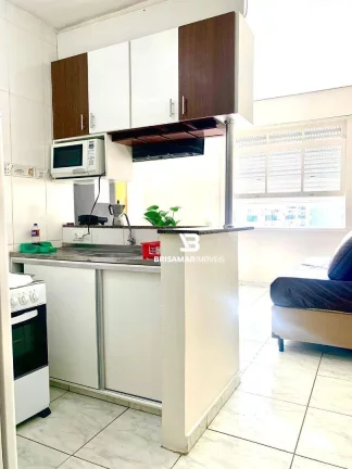 Imagem Kitnet com 1 dormitório à venda, 29 m² por R$ 268.000,00 - Pitangueiras - Guarujá/SP
