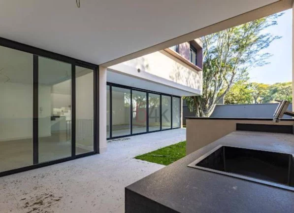 Imagem Casa de 487 m² com 4 suítes e 4 vagas no Condomínio Garda, Jardim Cordeiro.