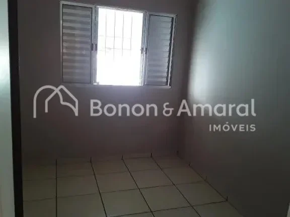 Imagem Excelente oportunidade para morar ou investir! Esta casa oferece uma estrutura ampla e funcional, pe...