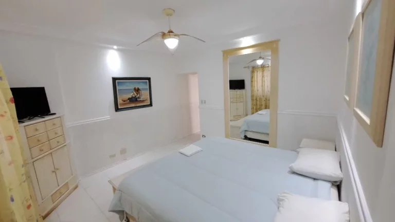 Imagem APARTAMENTO SUPER AMPLO CLEAN, MOBILIADO, COM VISTA PARA O MAR