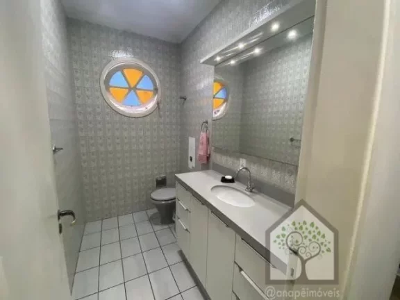 Imagem Casa a poucos passos da Av Mauro Ramos