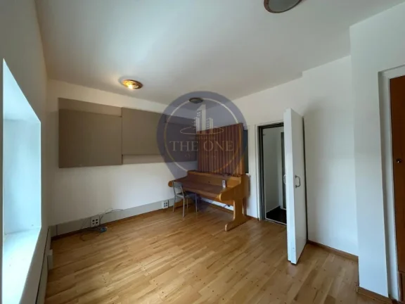 Imagem Imperdível! Casa à venda na Vila Mariana, São Paulo-SP, com 8 quartos, 1 suíte, 3 banheiros, 2 vagas de garagem e 200m².