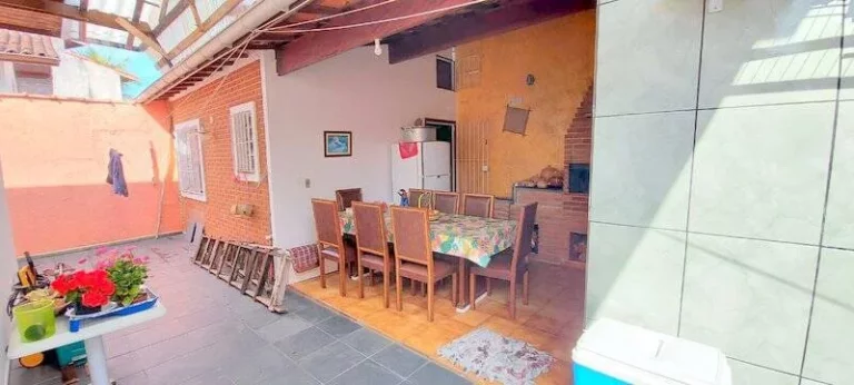 Imagem CASA COM TRES DORMITORIOS SENDO UMA SUITE, FACE NORTE