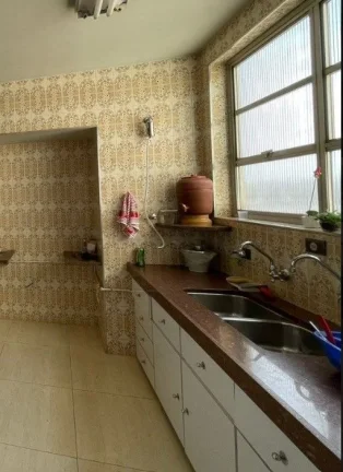 Imagem AP 2642 - Área Útil: 156,00 m², com 03 dormitórios sendo 01 suíte, todos com armários embutido...