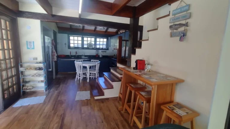Imagem CASA COM 4 DORMITÓRIOS SUÍTES - PRAIA CAMBURI - SÃO SEBASTIÃO