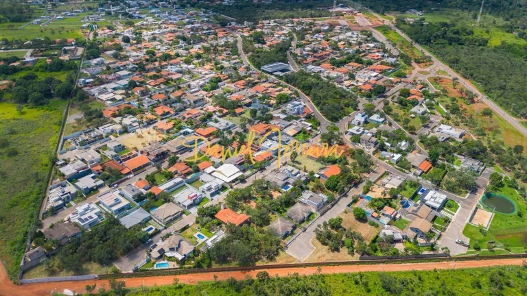 Imagem Terreno plano com 600 m² à venda no condomínio Parque do Mirante