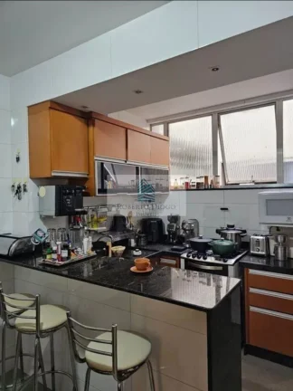 Imagem Imperdível! Apartamento à venda em Icaraí, Niterói-RJ: 3 quartos, 1 suíte, 2 banheiros e 1 vaga de garagem.