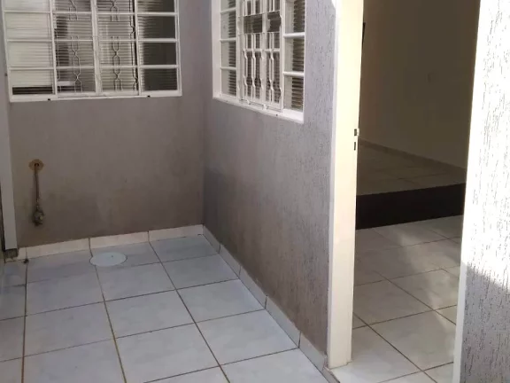 Imagem Casa tipo para venda em Villa Real com 2 quartos, sendo 1 suíte, 84m2