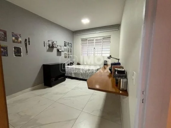 Imagem Luxuosa Casa na Asa Sul: 6 Dormitórios e 4 Suítes à Venda na W3 - 709 sul