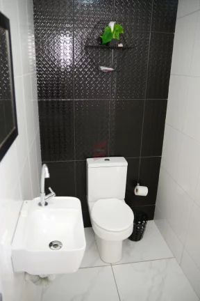 Imagem CASA com 3 dormitórios à venda com 280m² por R$ 1.300.000,00 no bairro Pineville - PINHAIS / PR