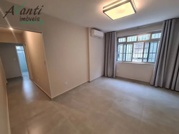 Imagem Apartamento à de 2 quartos , 83m², todo reformado, localizado no bairro Embaré - Santos/SP