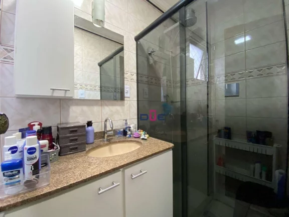 Imagem Apartamento com 2 dormitórios sendo 1 suíte, vaga demarcada, andar alto de frente. À venda, 107 m² por R$ 750.000 - Campo Grande - Santos/SP