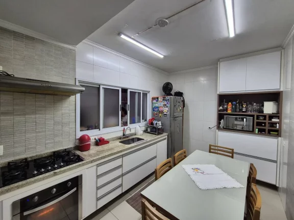 Imagem Sobrado em Villagio à Venda – 02 suítes e 02 vagas amplas - excelente local