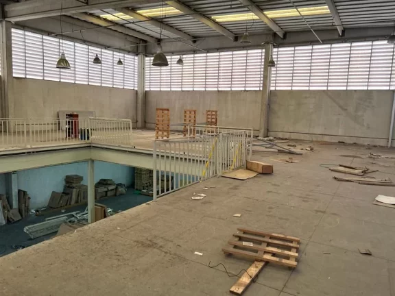 Imagem Galpão, 820 m² - venda por R$ 3.000.000 ou aluguel por R$ 20.000/mês - Vila Amorim - Suzano/SP