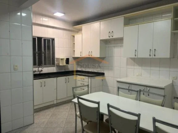 Imagem Sobrado 2 dormitórios, sala ampla, cozinha com armários, despensa, lavanderia, 1 vaga de garagem c...