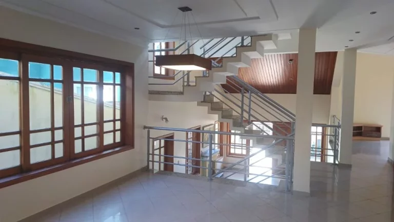 Imagem Sobrado com 4 dormitórios à venda, 335 m² por R$ 2.150.000,00 - Caputera - Arujá/SP