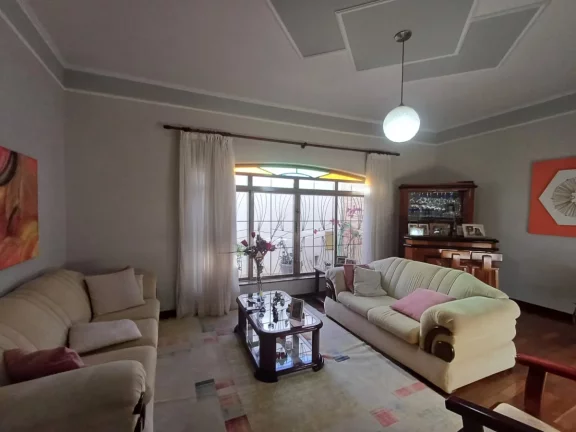 Imagem Sobrado para venda em Vila Santo Antônio com 4 quartos, sendo 2 suítes, 228m2