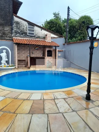 Imagem Imperdível Casa à Venda em Itaipu, Niterói-RJ: 2 Quartos, 1 Suíte, 1 Sala, 3 Banheiros, 5 Vagas e 90m² de Área!