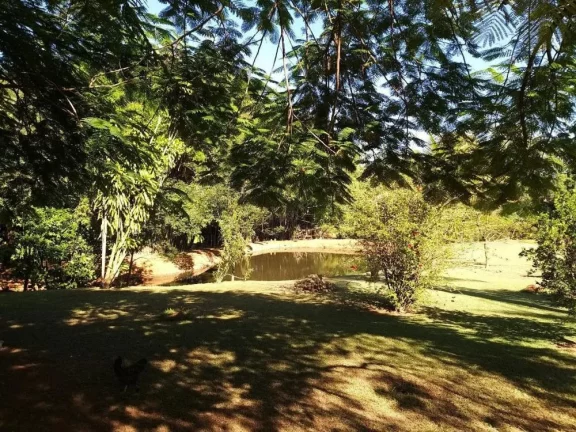 Imagem Essa é a chácara perfeita para quem está em busca de segurança e principalmente conforto, confira: