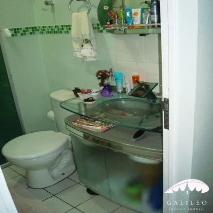 Imagem VENDA | APARTAMENTO NO RESIDENCIAL NOVE DE JULHO - Com 2 dormitórios, com varanda, armários planejados no quarto, banheiro, cozinha e 01 vaga coberta.