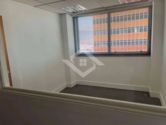 Imagem Excelente Andar Corporativo 195m² com Ar Central – Localização Privilegiada