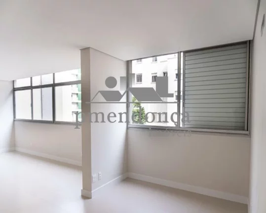 Imagem Apartamento reformado em Higienópolis com 3 suítes e 3 vagas, 236m²