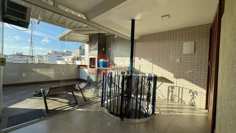 Imagem Cobertura duplex para venda, a 50 metros da Praia do Forte - Cabo Frio