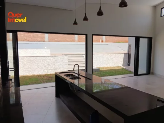 Imagem Casa de luxo em condomínio à venda em Bonfim Paulista-SP: 4 quartos, 4 suítes, 2 salas e 260m² de área.