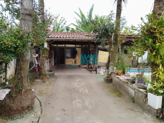 Imagem Casa ampla arejada com Piscina e Jardim em Ubatuba SP