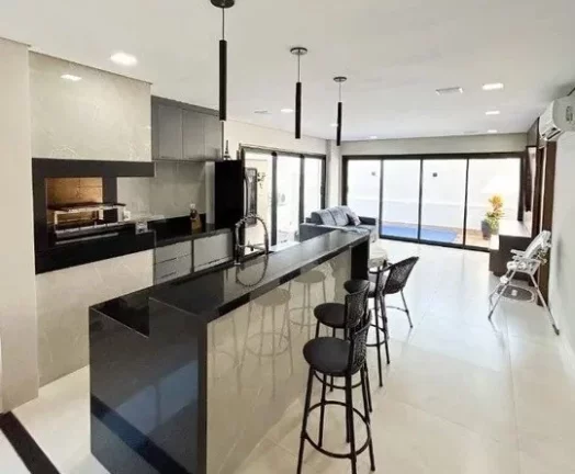 Imagem Casa em Condomínio para Venda em Cuiabá / MT no bairro Jardim Imperial