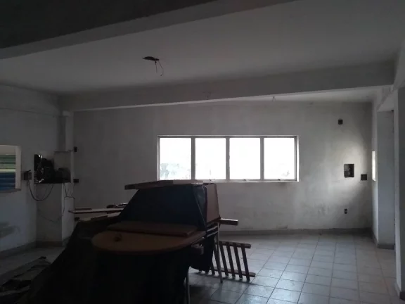 Imagem Ótimo barracão, próximo à Av. Duque de Caxias