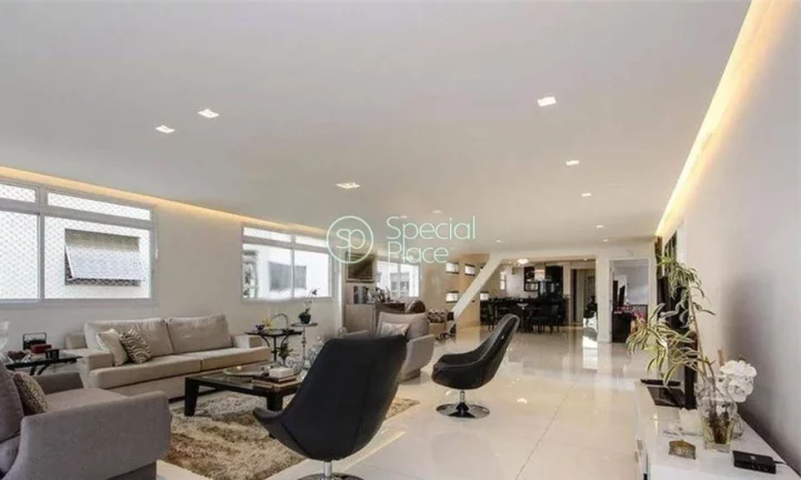 Imagem São incríveis 330m2 de área útil, 3 dormitórios ( 2 suítes ) e 3 vagas na garagem. Living ampl...