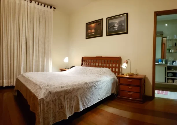 Imagem Amplo apartamento à venda em Santos na Ponta da Praia