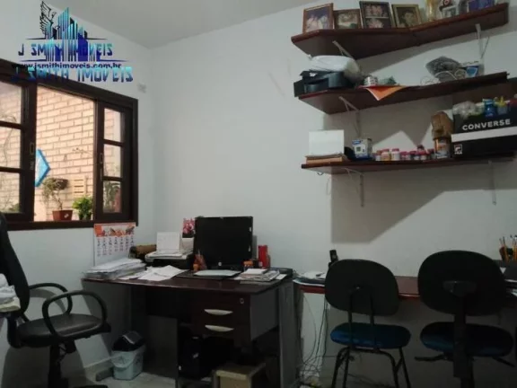 Imagem CASA TÉRREA EM CONDOMÍNIO NA REGIÃO DA GRANJA VIANA, KM 24.
5 DORMS (1 suíte), AC. 300m2, TERREN...