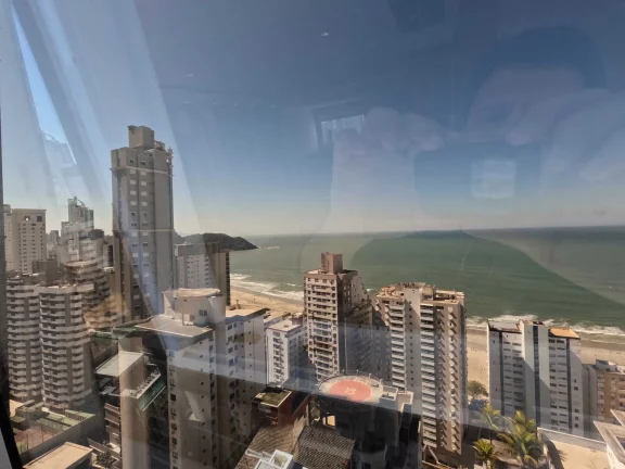 Imagem Apartamento vista mar com 4 suítes e 4 vagas de garagem em Balneário Camboriú/SC