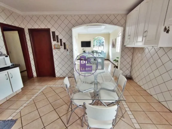 Imagem Lindo sobrado á venda e locação.