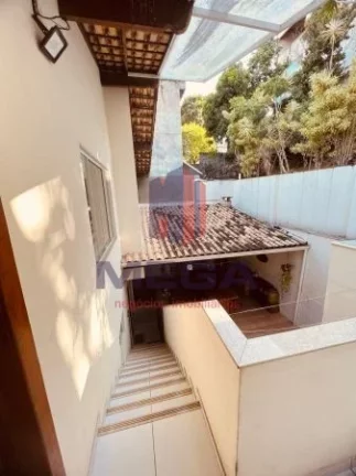 Imagem Linda Casa em Santos Dumont, 3 quartos, 2 vagas de garagem, toda mobiliada e varanda Gourmet!!!