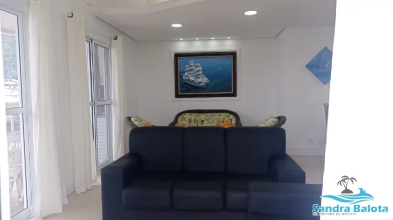 Imagem Amplo apartamento de 3 dormitórios à 50 metros da praia
