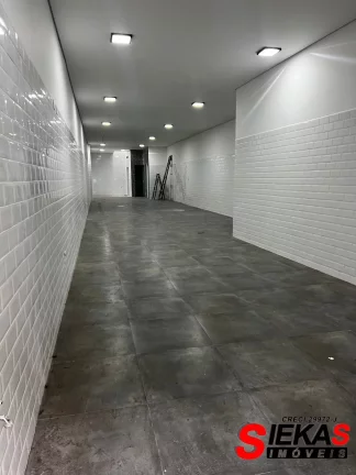 Imagem Salão Comercial de 296m² com 2 Banheiros na Penha de França, São Paulo-SP: Ideal para o seu Negócio!