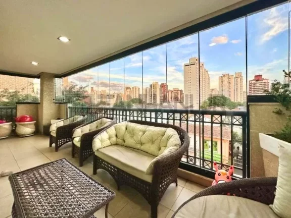 Imagem Apartamento mobiliado na Vila Nova Conceição: 3 quartos, 3 suítes, 3 salas, 5 banheiros, 4 vagas, 182m² - São Paulo-SP