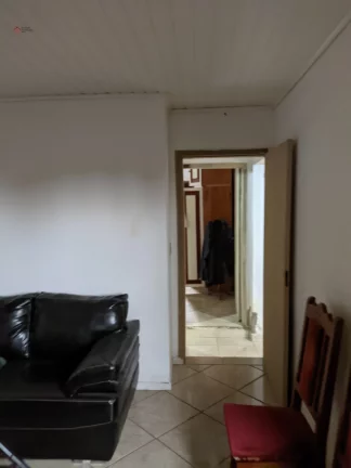 Imagem CASA TÉRREA A VENDA NO JARDIM ALVIVERDE. 2 DORMITÓRIOS, SALA, COZINHA, BANHEIRO, ÁREA DE SERVIÇO E QUINTAL GRANDE. GARAGEM PARA 4 CARROS.