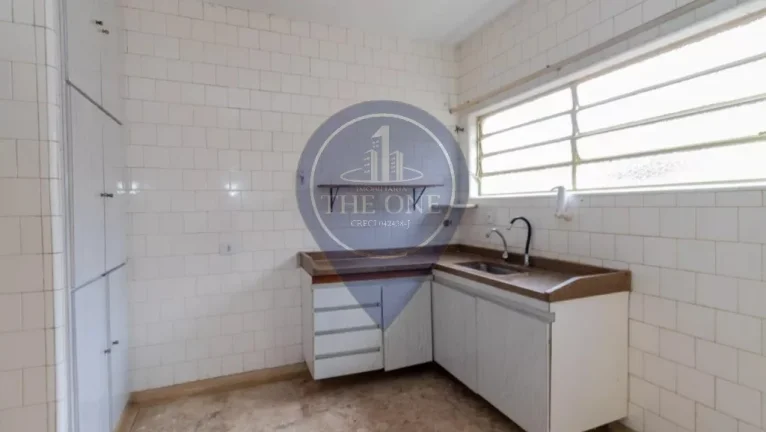 Imagem Imóvel de 3 quartos na Vila Anglo Brasileira, São Paulo-SP: casa com 2 salas, 2 banheiros, 3 vagas de garagem e 170,00 m² de área.