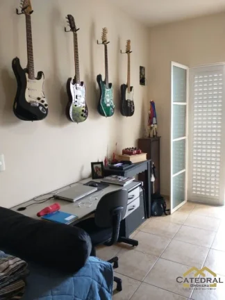 Imagem Casa á Venda com 3 quartos sendo 1 suíte - Parque Centenário - Jundiaí/SP