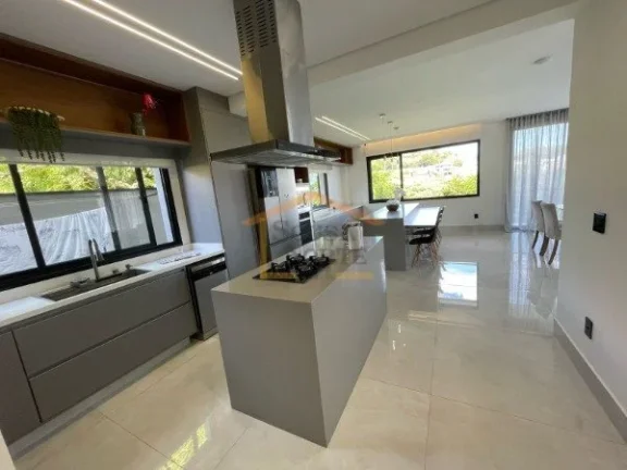 Imagem Casa 5 estrelas, construída com material Platinum.
Toda mobiliada, academia, acessibilidade, aqueci...